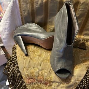 Elegant Gray Peep-Toe Ankle Boots